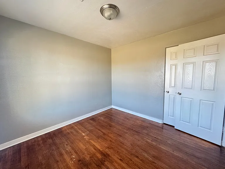 2030 NW 25th St #6 — Photo 16