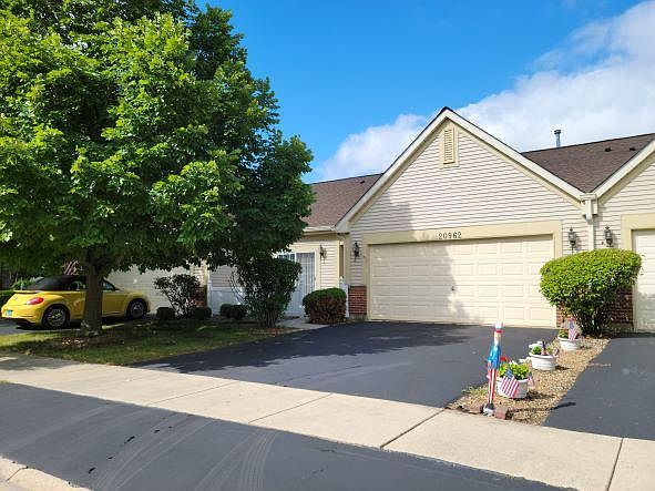1st image of 20962 W Blossom Ln