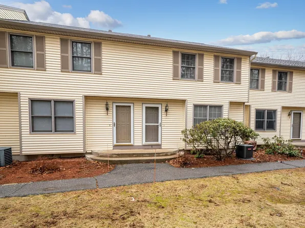 9 Cranleigh Mews Drive, Nashua, NH 03063