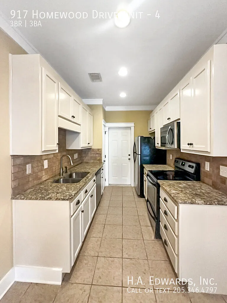 The Grove at University Park - Unit #4 — Photo 3