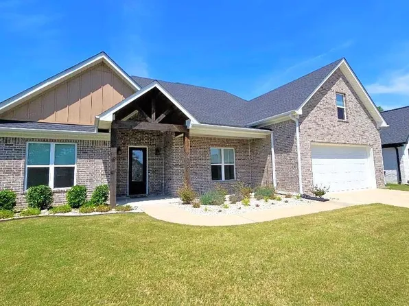 7445 Northwood Dr, Benton, AR 72019