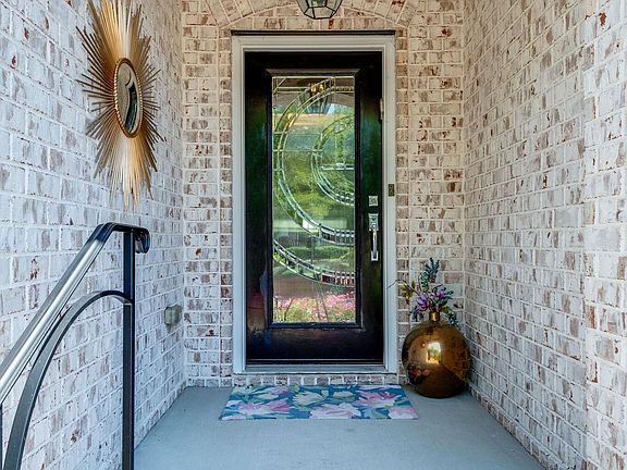4th image of 8333 Elmcroft Ct