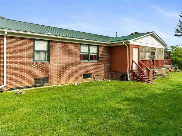 104 Virginia St, Pearisburg, VA 24134