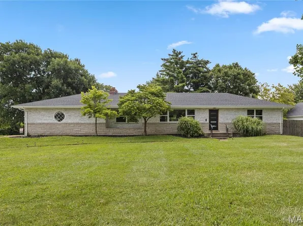 504 Wren Ave, Ballwin, MO 63021