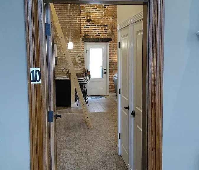 114 E University St #10 — Photo 30