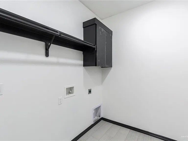608 Juan Seguin St — Photo 10