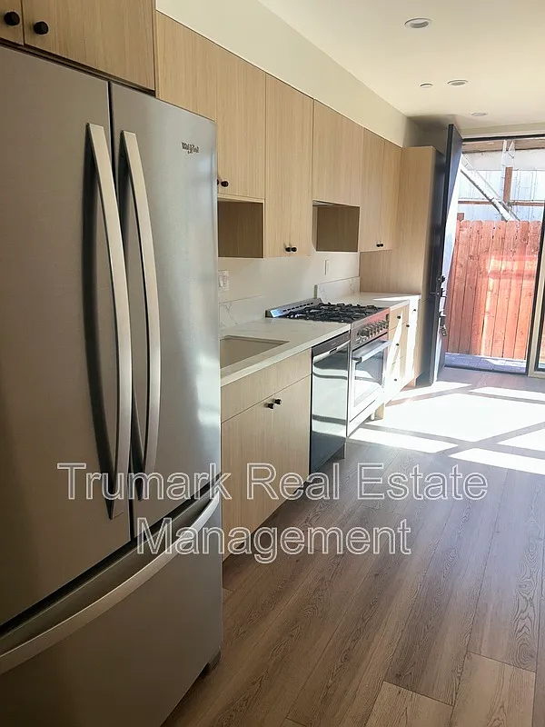 1 bed, 1.0 bath, $2,200 — Photo 1