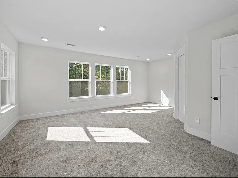 1085 Millison Pl — Photo 3