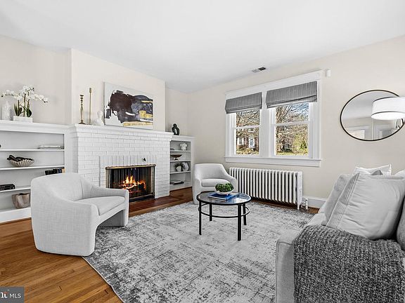 2nd image of 3032 Stephenson Pl NW