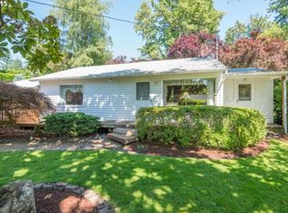 932 SW Maplecrest Ct, Portland, OR 97219