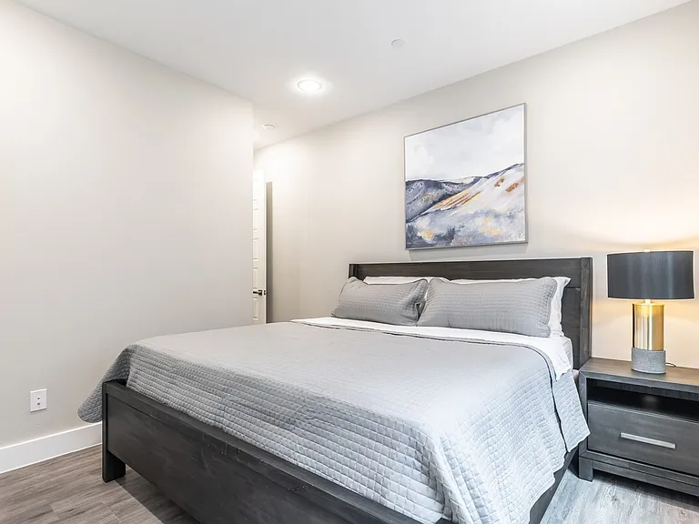 1112 Galveston Ave #4 — Photo 10