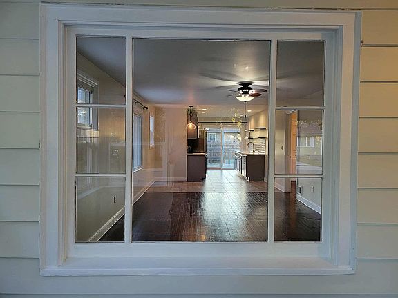 2nd image of 580 Saint Bernard St