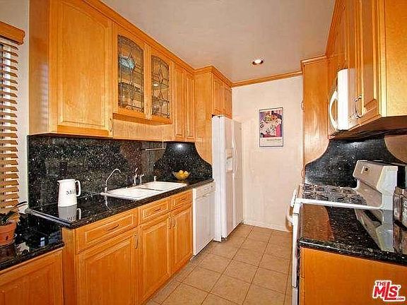 3rd image of 1305 23rd St Unit 4