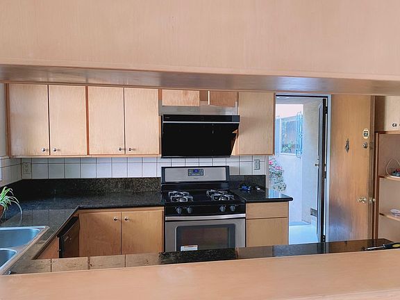 5th image of 3200 S Sepulveda Blvd Unit E5