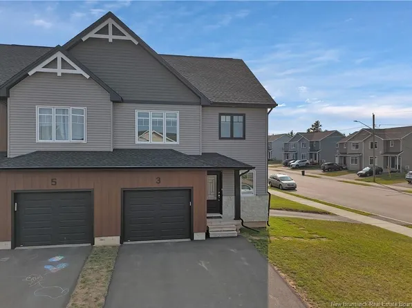 3 Brooklyn St, Moncton, NB E1A 7G4