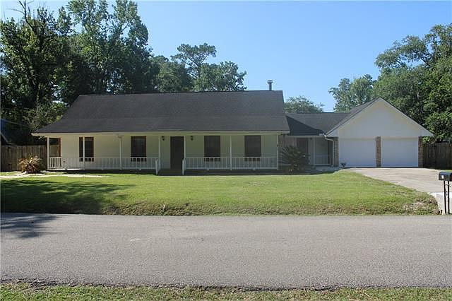 1st image of 10 Lewis Ln