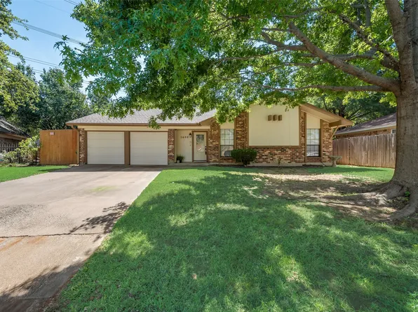 5600 Smouldering Wood Ct, Arlington, TX 76016