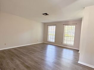 7878 Leonora St, Houston, TX 77061