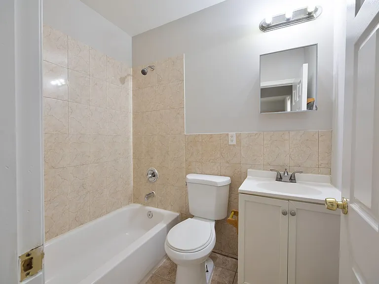 524 N Preston St — Photo 7