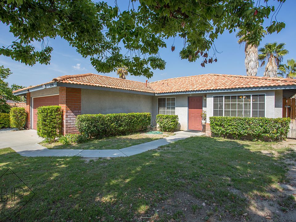 1st image of 25910 Faircrest Cir