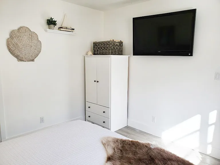 1733 SW 5th Pl — Photo 3