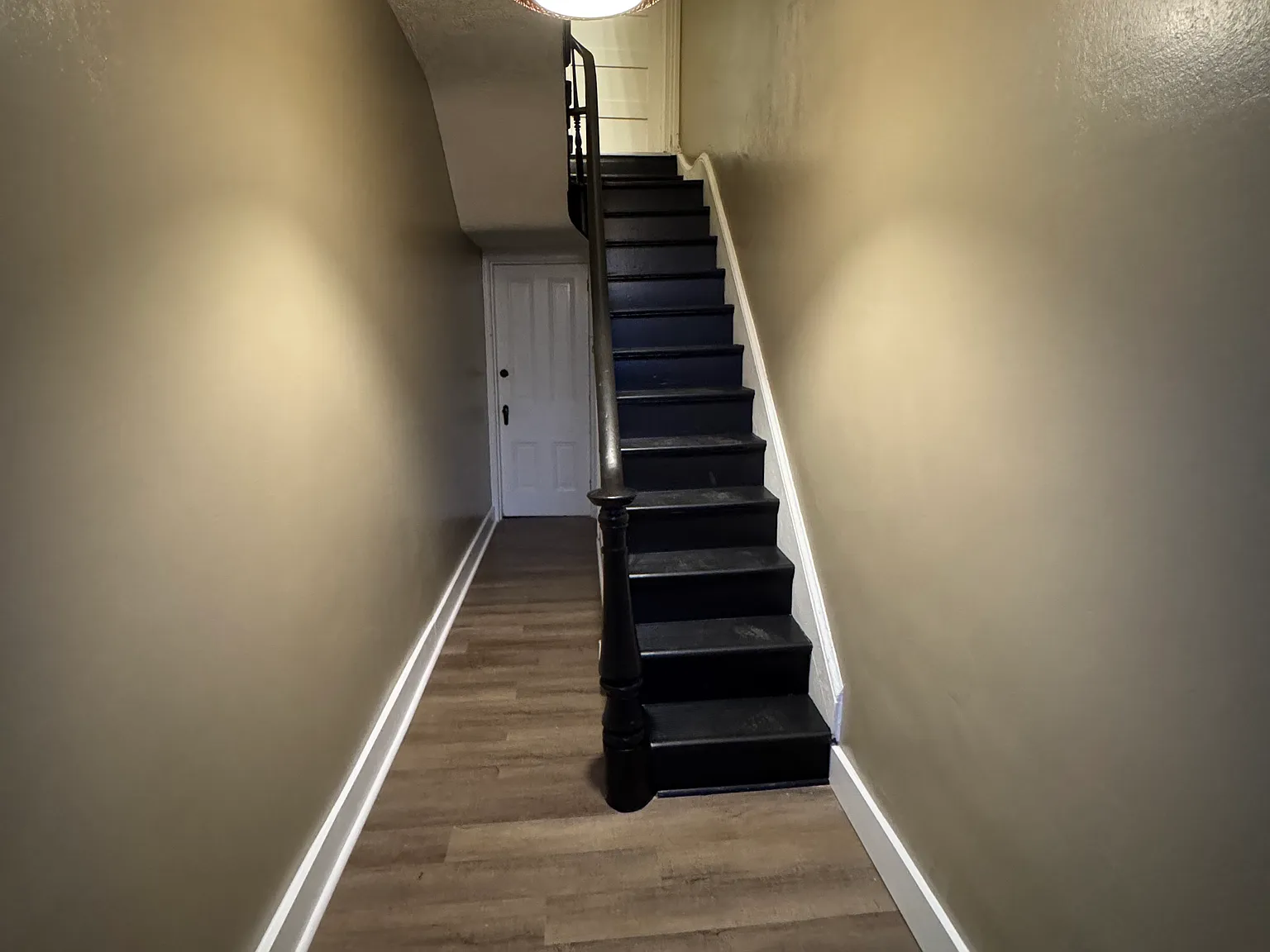 1 bed, 600 sqft, $1,050 — Photo 1