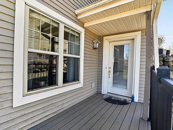 3rd image of 3025 Stratton Way