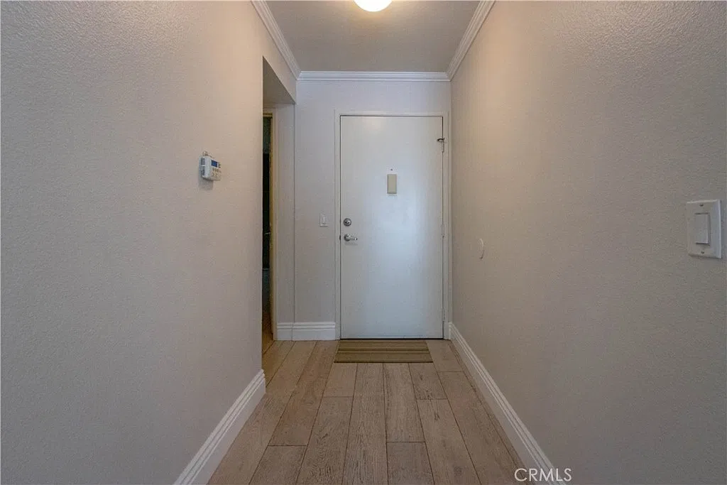 2 bed, 920 sqft, $2,950 — Photo 2
