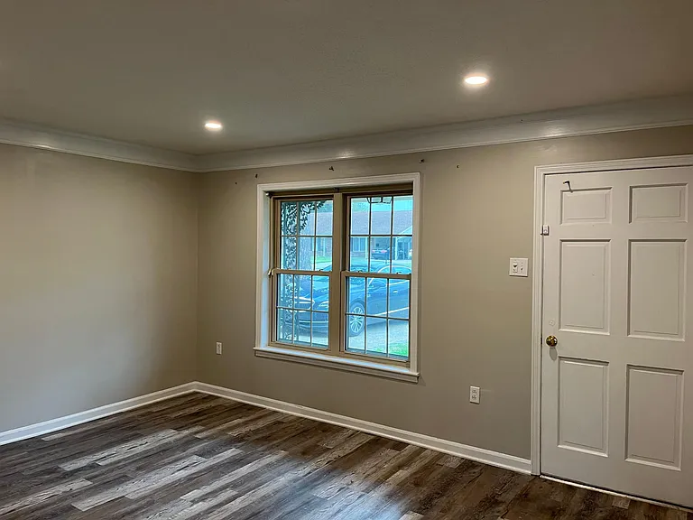 7144 Juana Dr — Photo 2