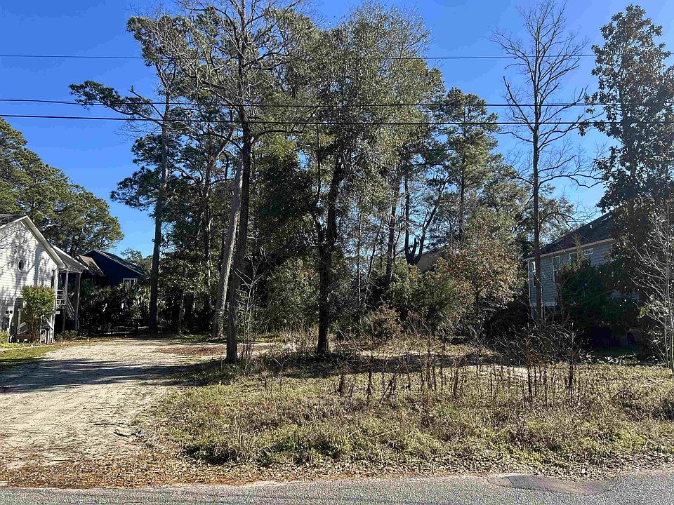 1st image of 352 Lakeshore Dr.