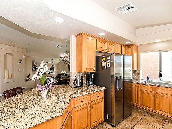 4th image of 8427 Fox Brook St