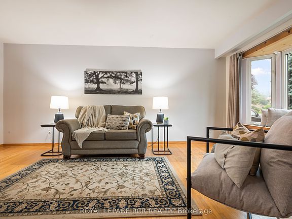 3rd image of 7 Cardwell St