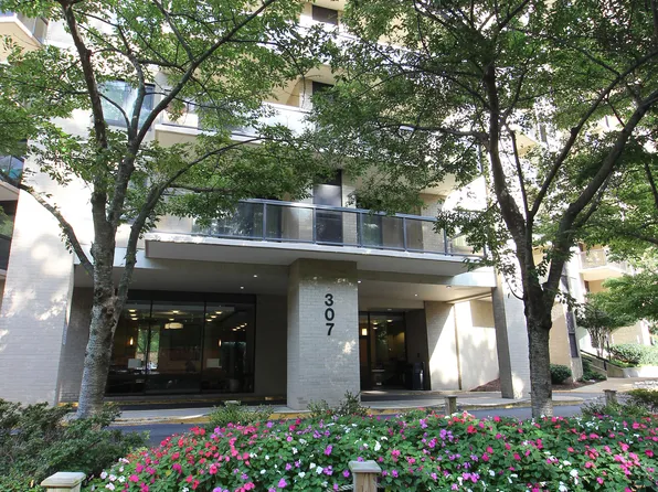 307 Yoakum Pkwy APT 1701, Alexandria, VA 22304