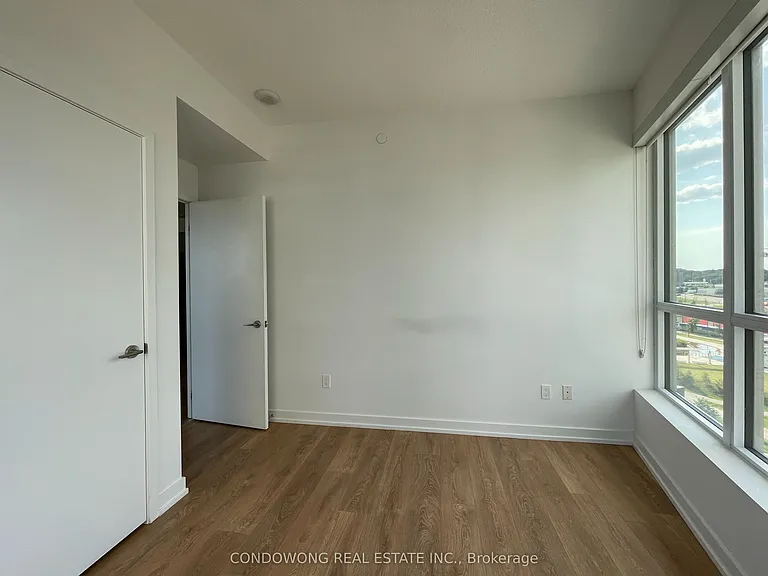 115 McMahon Dr #705 — Photo 7