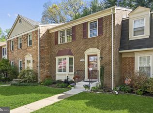 7915 Treeside Ct, Springfield, VA 22152