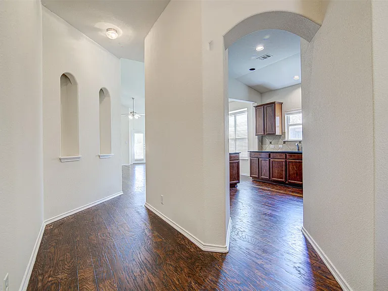 1610 Greenside Dr — Photo 7
