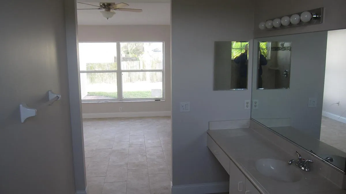 3 bed, 1556 sqft, $2,400 — Photo 4