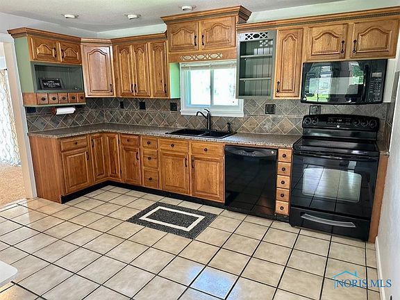 3rd image of 8436 Eordogh Dr