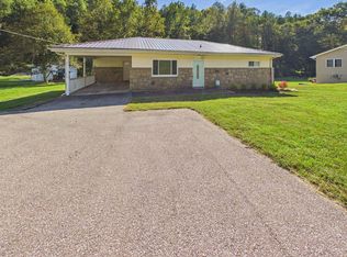 581 Sherwood Dr, Huntington, WV 25704
