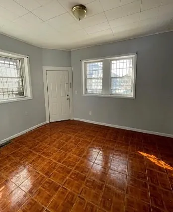 409 Marshall St #1R — Photo 2