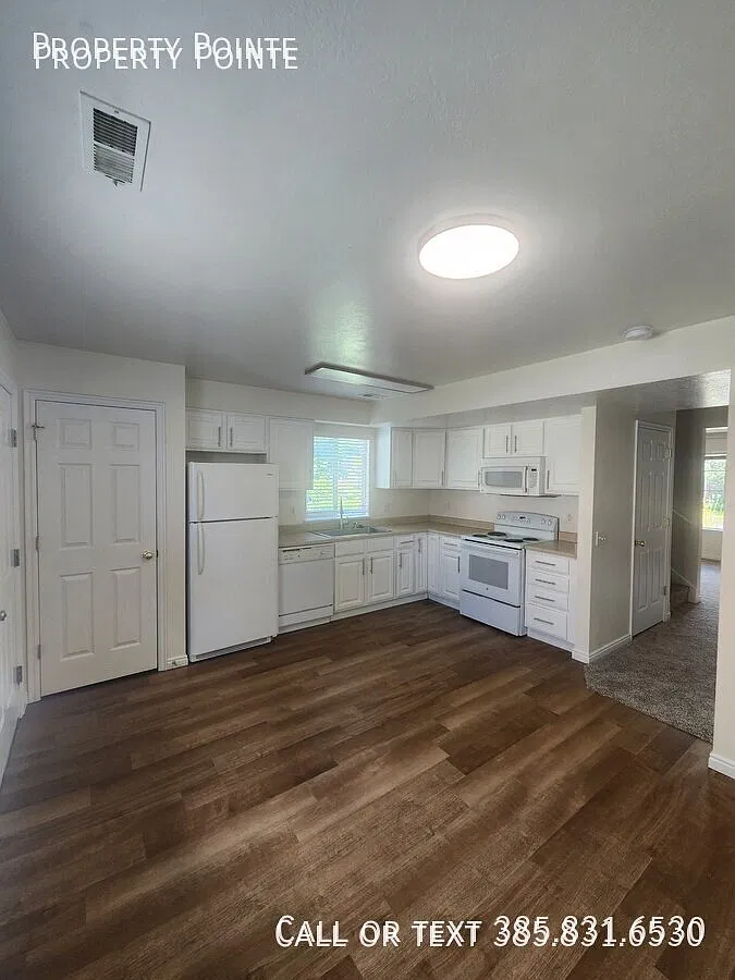 Hunters Cove Townhomes — Photo 1