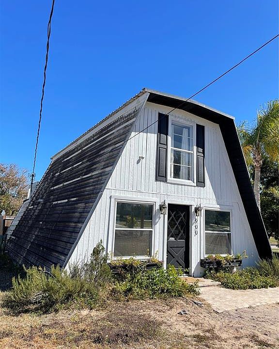 1st image of 900 Riverside Dr