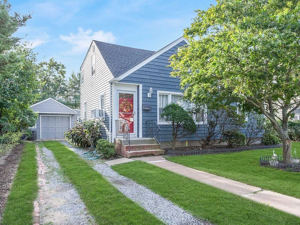 1st image of 615 Winthrop Dr