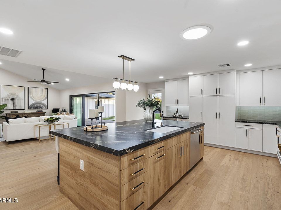1st image of 1413 E SAN MIGUEL Avenue