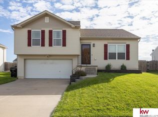 8121 S 161st Ter, Omaha, NE 68136