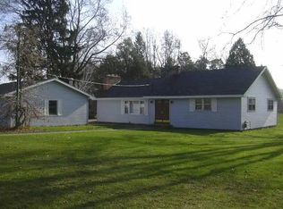 1130 Mayflower Rd, Buchanan, MI 49107