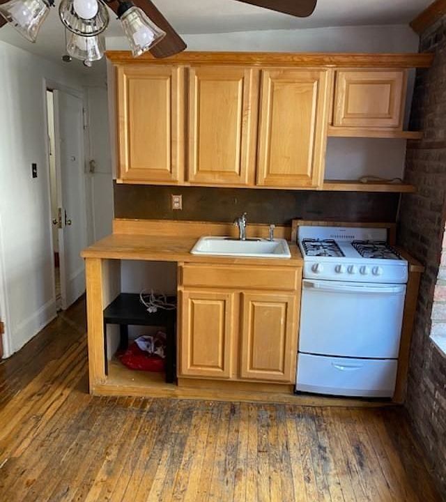 1st image of 131 Mulberry St APT 3