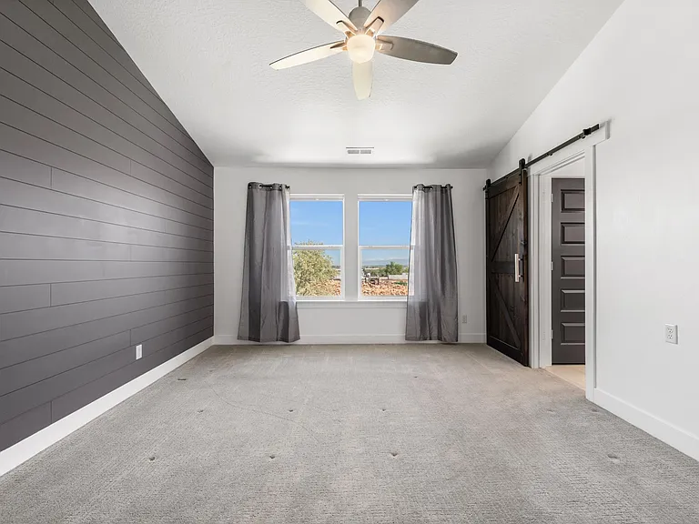 974 W Rutledge Rd — Photo 23
