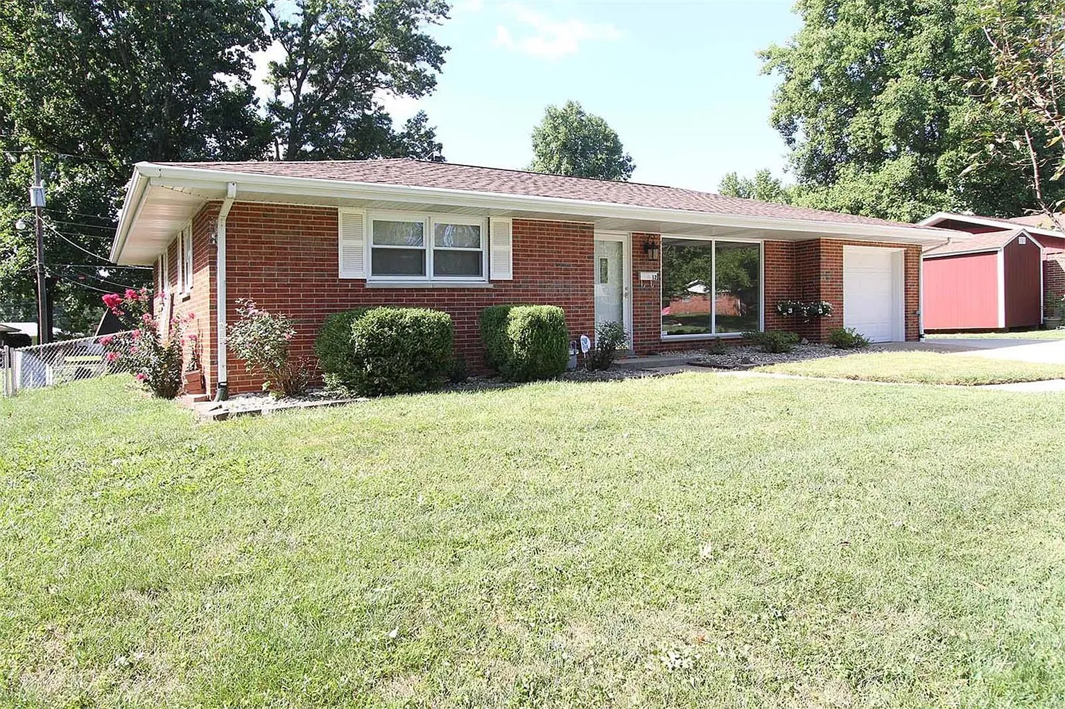12 Stratford Way photo 1