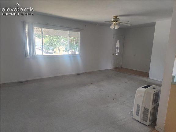 3rd image of 1906 Montezuma Dr